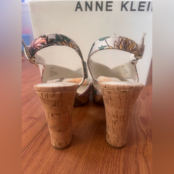 Anne Klein Pauline Floral block heel sandals 8.5 new - Picture 5 of 7